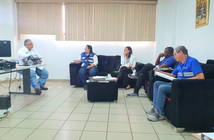 Visita de comisión de la Oficina Nacional de Evaluación y Supervisión de la Infraestructura de Salud (ONESVIE)