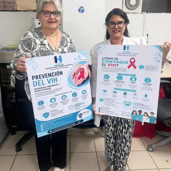 Entrega de afiches informativos sobre la prevenci&oacute;n del VIH al Departamento de SAI