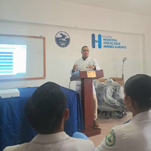 Capacitaci&oacute;n en Inmovilizaci&oacute;n de Pacientes de Ortopedia