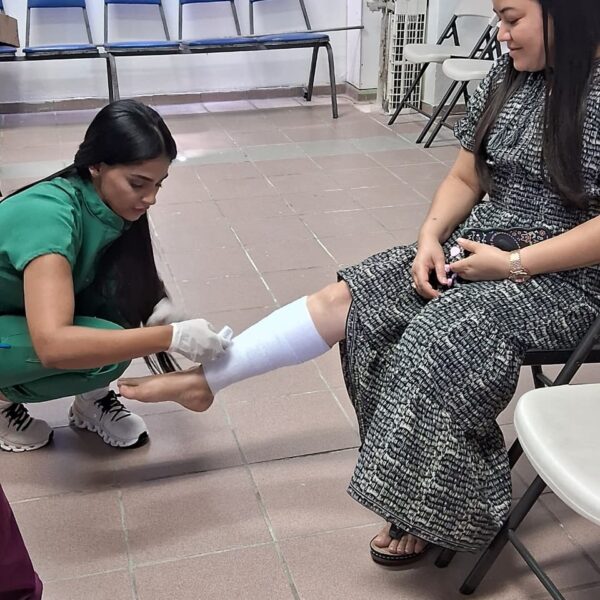 Pr&aacute;ctica de inmovilizaci&oacute;n de pacientes
